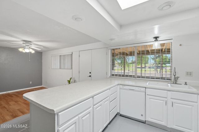 1722 S Camino Seco, Tucson, AZ 85710