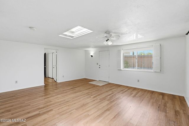 1722 S Camino Seco, Tucson, AZ 85710