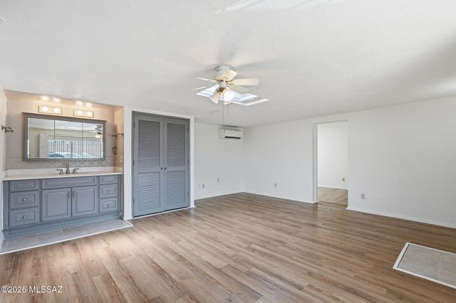 1722 S Camino Seco, Tucson, AZ 85710