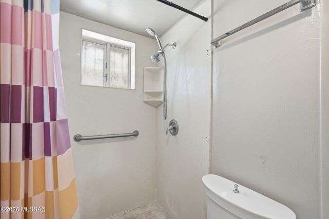 1722 S Camino Seco, Tucson, AZ 85710
