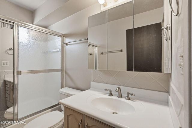 1722 S Camino Seco, Tucson, AZ 85710