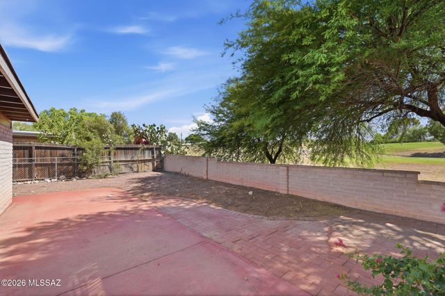 1722 S Camino Seco, Tucson, AZ 85710