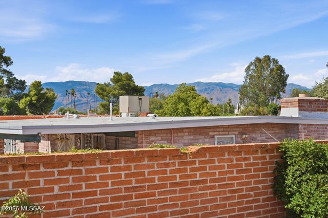 1722 S Camino Seco, Tucson, AZ 85710
