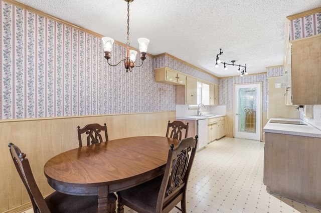 905 Daventry Drive, Garland, TX 75040