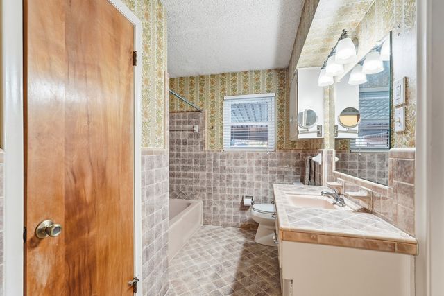 905 Daventry Drive, Garland, TX 75040