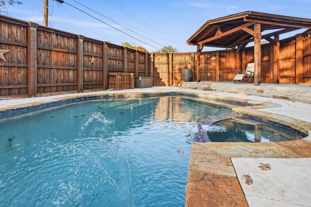 905 Daventry Drive, Garland, TX 75040