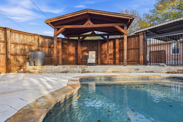 905 Daventry Drive, Garland, TX 75040