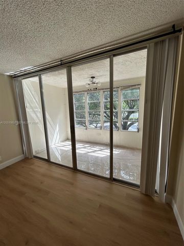 9461 Evergreen Place 303, Davie, FL 33324