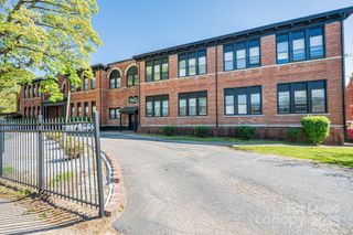 426 2nd Avenue SE, Hickory, NC 28601