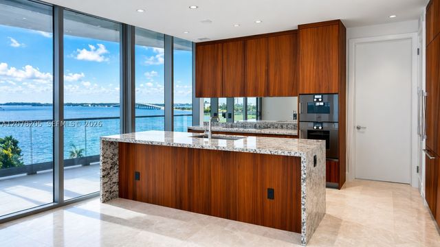 175 SE 25th rd 504, Miami, FL 33131