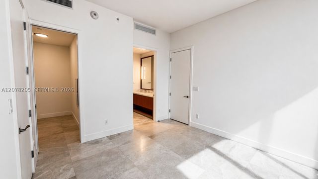 175 SE 25th rd 504, Miami, FL 33131