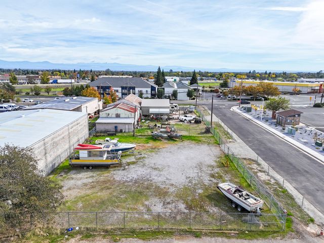 5280 Caterpillar Road, Redding, CA 96003