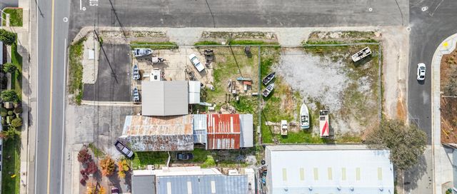 5280 Caterpillar Road, Redding, CA 96003