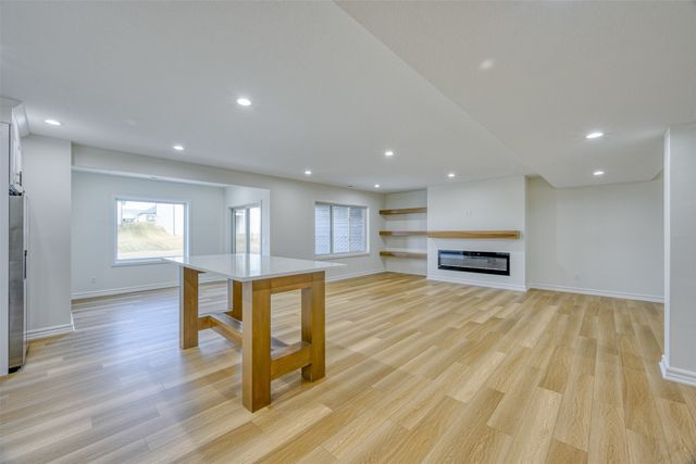 17981 Hammontree Circle, Clive, IA 50325