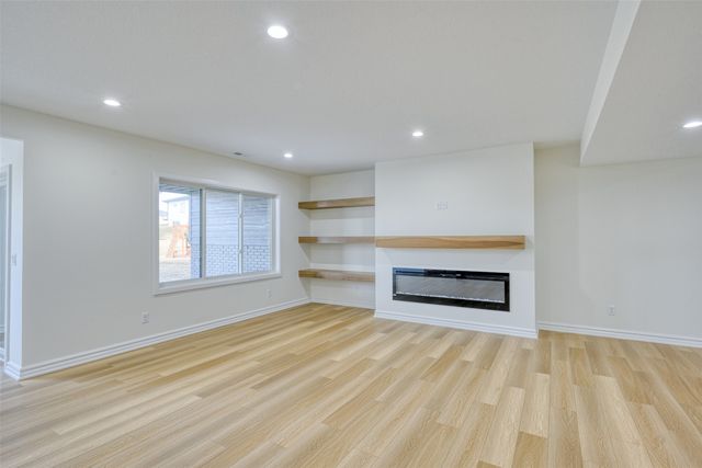 17981 Hammontree Circle, Clive, IA 50325