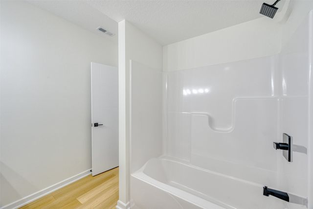 17981 Hammontree Circle, Clive, IA 50325