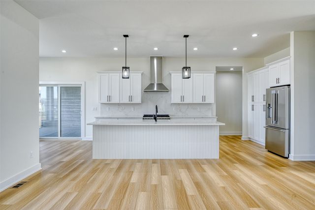 17981 Hammontree Circle, Clive, IA 50325