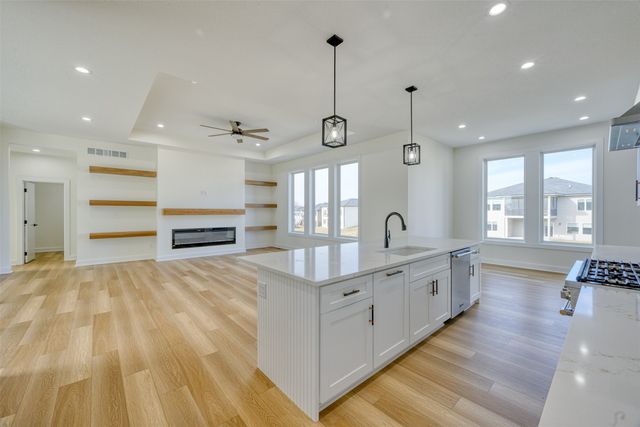 17981 Hammontree Circle, Clive, IA 50325