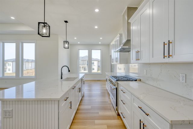 17981 Hammontree Circle, Clive, IA 50325