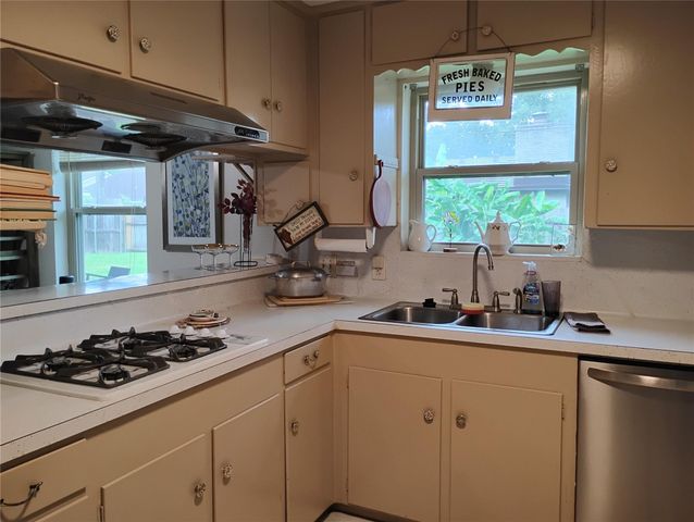 5431 Grape Street, Houston, TX 77096