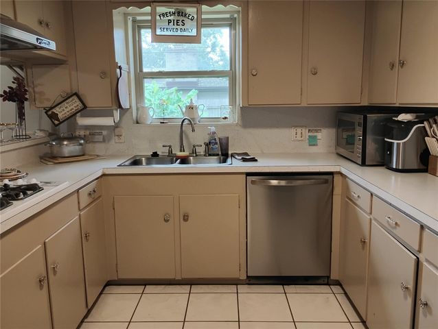 5431 Grape Street, Houston, TX 77096