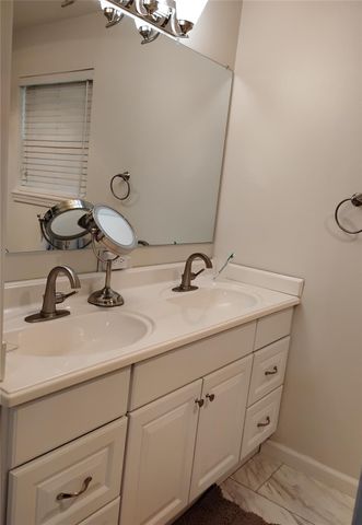 5431 Grape Street, Houston, TX 77096