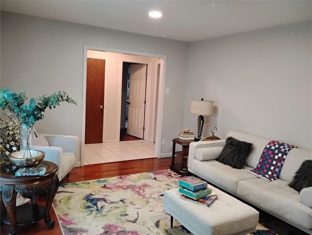 5431 Grape Street, Houston, TX 77096