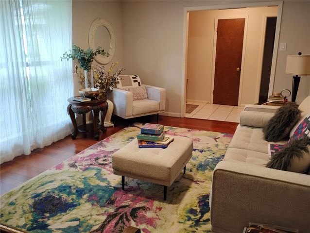 5431 Grape Street, Houston, TX 77096