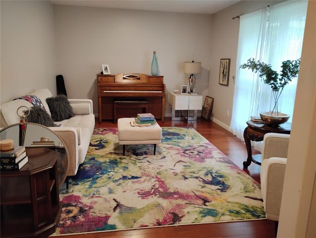 5431 Grape Street, Houston, TX 77096
