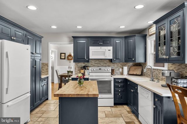 8 UTAH TRL, Medford, NJ 08055