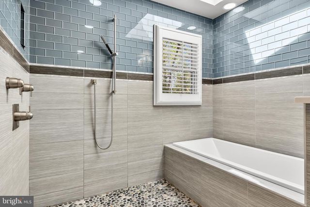 8 UTAH TRL, Medford, NJ 08055