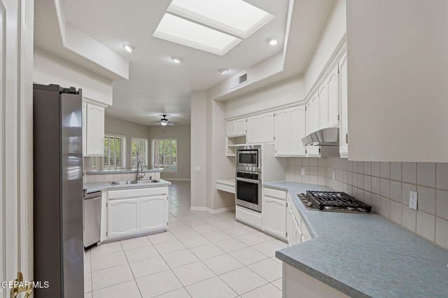 1413 IRON RIDGE Place, El Paso, TX 79912