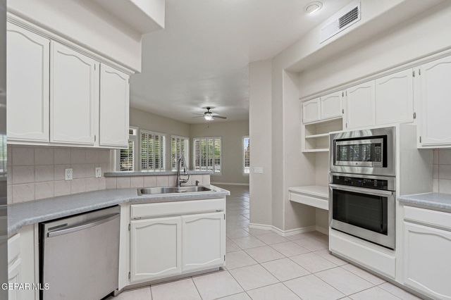1413 IRON RIDGE Place, El Paso, TX 79912