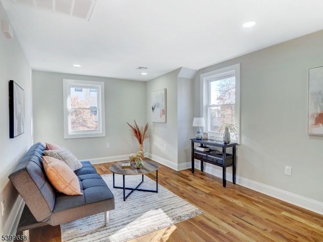 495 S Clinton St 2, East Orange City, NJ 07018