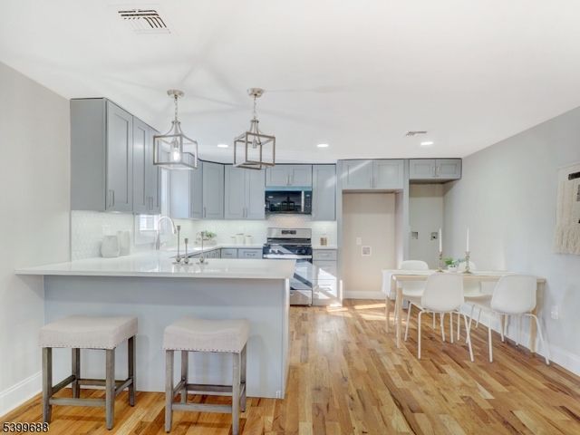 495 S Clinton St 2, East Orange City, NJ 07018