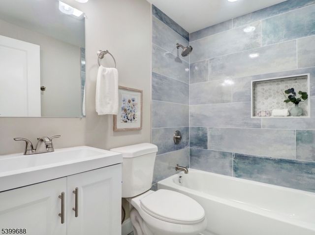 495 S Clinton St 2, East Orange City, NJ 07018