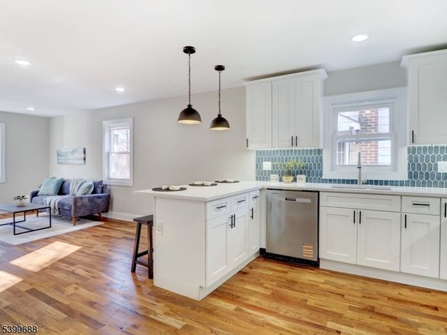 495 S Clinton St 2, East Orange City, NJ 07018