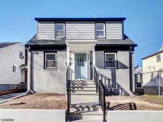 495 S Clinton St 2, East Orange City, NJ 07018