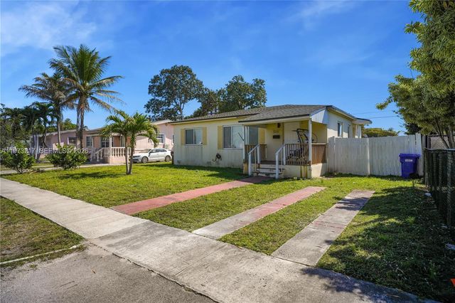 570 NE 169th St, North Miami Beach, FL 33162