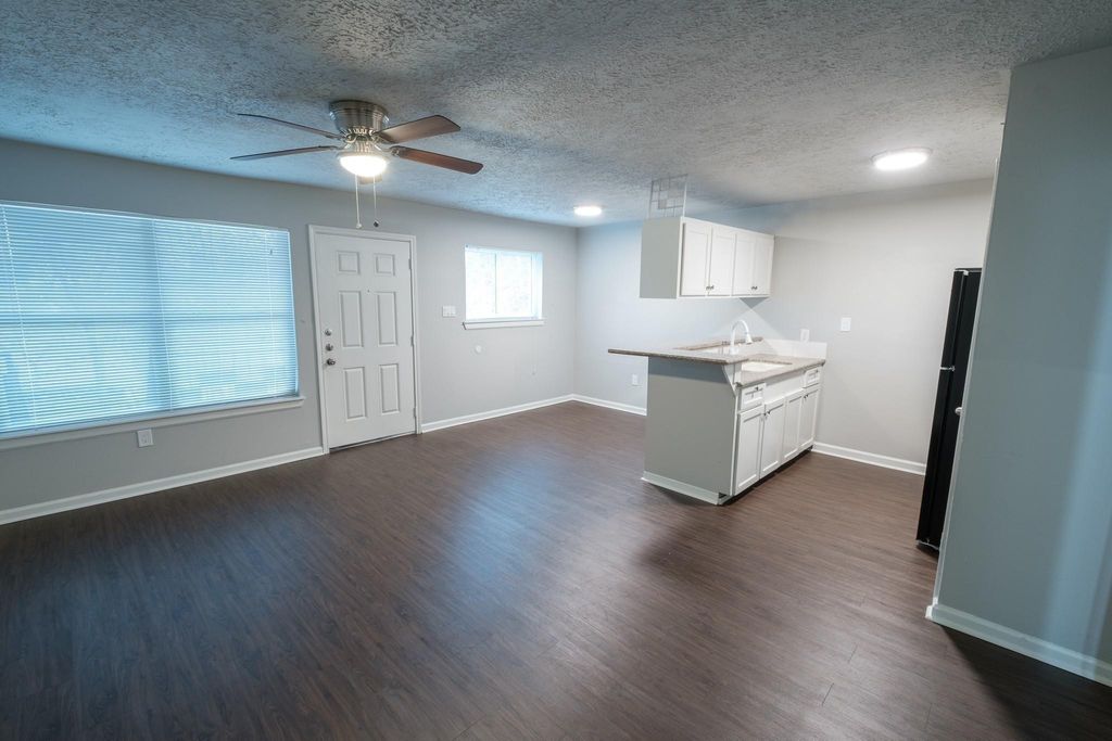 6519 Sloan 8, Houston, TX 77087