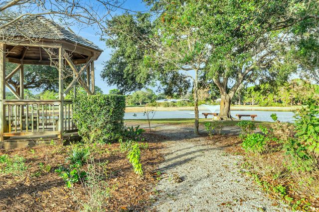 509 Breakwater Terrace, Sebastian, FL 32958