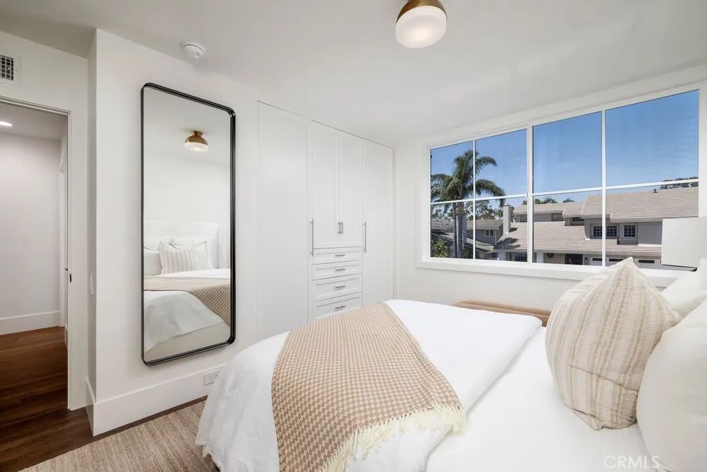 Image 19 of property listing at 1933 Port Bristol Circle, Newport Beach, CA 92660