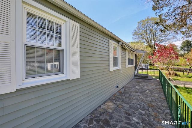 7 Mohawk Drive, Farmington, CT 06085
