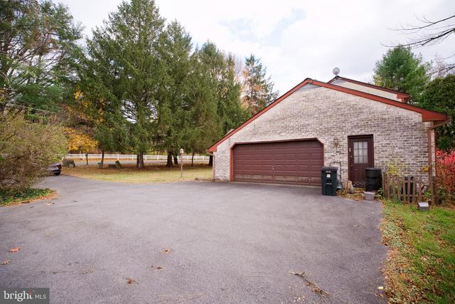 2713 CENTER ST, Bethlehem, PA 18017