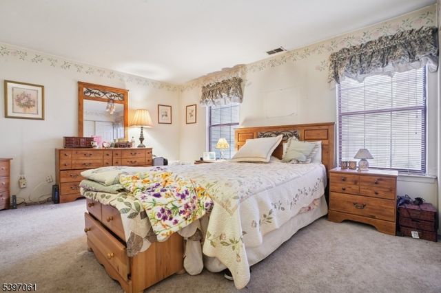 809 Woodbridge Commons Way, Woodbridge Twp., NJ 08830