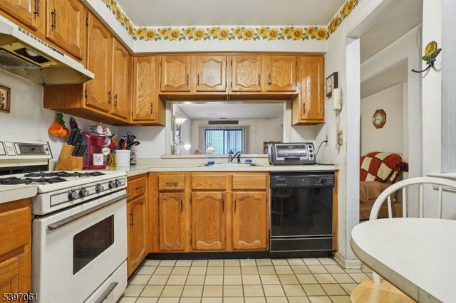 809 Woodbridge Commons Way, Woodbridge Twp., NJ 08830