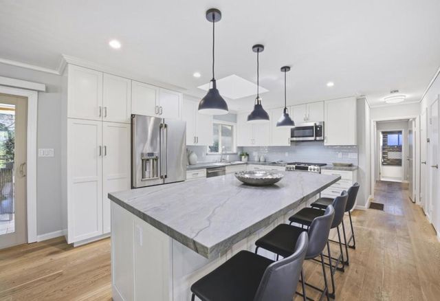 3642 Farm Hill Boulevard, Redwood City, CA 94061