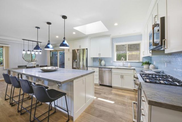 3642 Farm Hill Boulevard, Redwood City, CA 94061