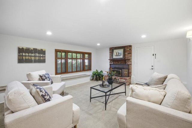 3642 Farm Hill Boulevard, Redwood City, CA 94061
