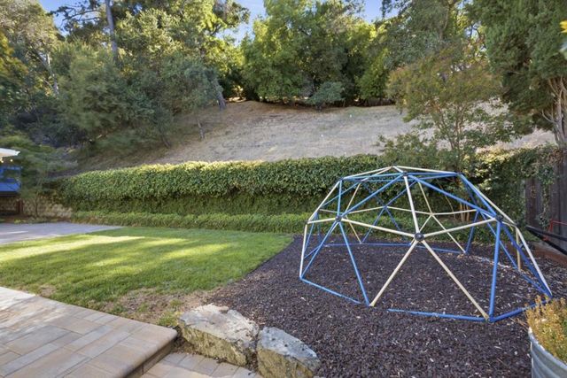 3642 Farm Hill Boulevard, Redwood City, CA 94061